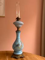 Blauwe olielamp met schommel decor opaline, Antiek en Kunst, Ophalen of Verzenden