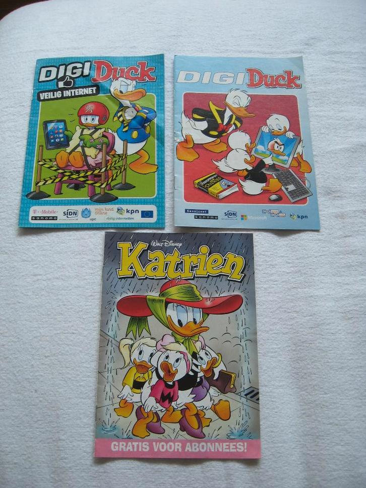 6x klein Walt Disney stripboekje Donald Duck - Katrien Duck, Verzamelen, Disney, Beeldje of Figuurtje, Ophalen of Verzenden