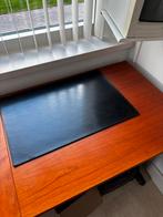 Ahrend bureau met vergadertafel en stoel, Ophalen, Gebruikt, Bureau