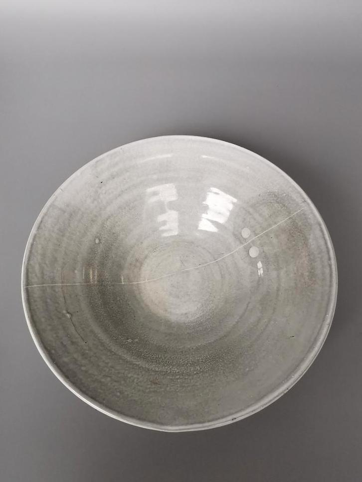 Vintage keramiek schotel met abstracte bloem, Cees Sluiter ?, Antiek en Kunst, Antiek | Keramiek en Aardewerk, Verzenden