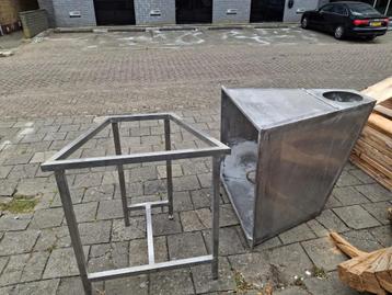 Spuitcabine RVS voor pottenbakkerij beschikbaar voor biedingen