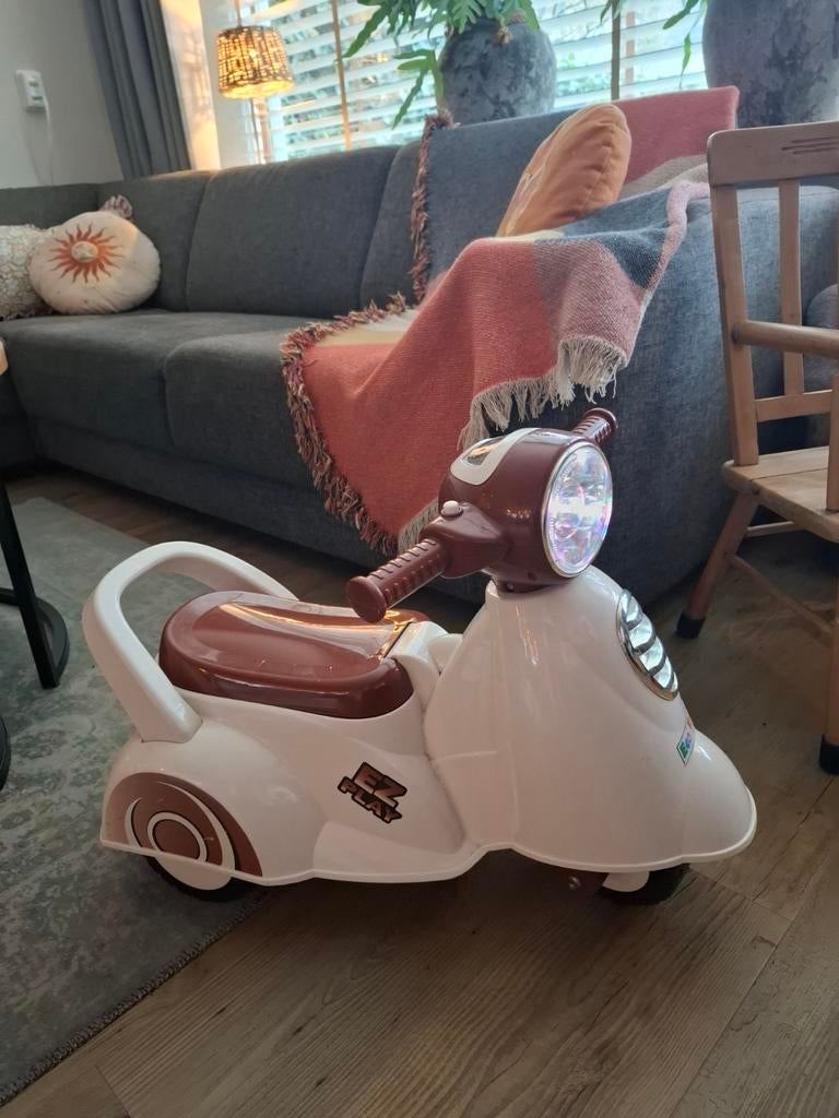 Loopauto scooter voor kinderen, Ophalen of Verzenden, Gebruikt, Loopvoertuig