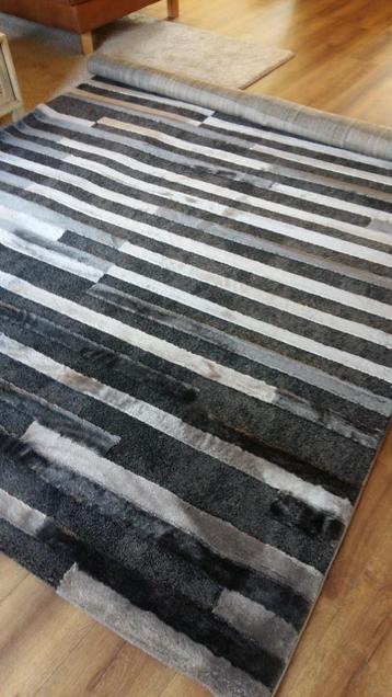 Nieuw vloerkleed met strookdessin in antraciet tinten200x290 beschikbaar voor biedingen