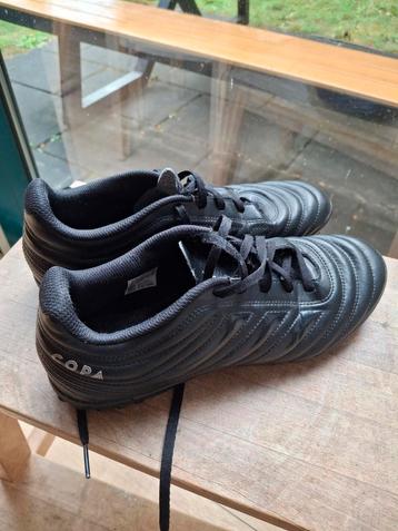 Sportschoenen buiten gym noppen maat 40 zgan beschikbaar voor biedingen
