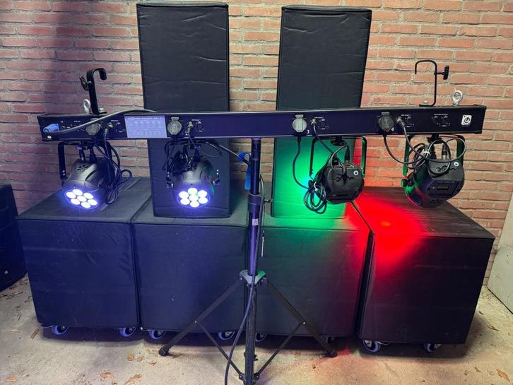 LED parren op showtec DMX Booster bar 4, Muziek en Instrumenten, Licht en Laser, Gebruikt, Licht, Kleur, Ophalen