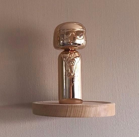 Lucie Kaas Kokeshi Karl, Rosé Goud, Limited Edition, Sketch, Antiek en Kunst, Kunst | Designobjecten, Ophalen of Verzenden