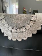 Gehaakt Tafelkleed Rond - Vintage Charme, Huis en Inrichting, Tafelkleden, Ophalen of Verzenden, Zo goed als nieuw, Rond, Binnen