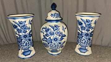 Delfts Blauw Vaas Set beschikbaar voor biedingen