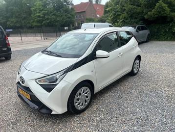 Toyota Aygo 1.0 VVT-i x-play beschikbaar voor biedingen