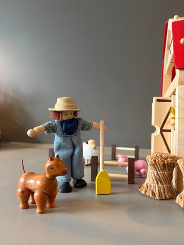 Houten Boerderij met Dieren en Poppetjes beschikbaar voor biedingen