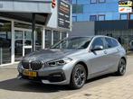 BMW 1-serie 118i Introduction Edition Automaat - Navigatie, Gebruikt, Bedrijf, 3 cilinders, Lichtsensor