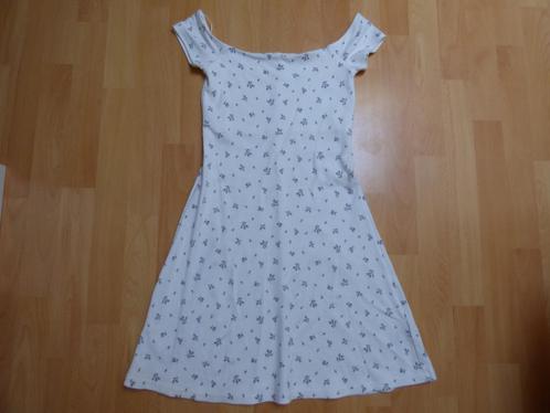 Cremewitte jurk met blauwe bloemetjes van H&M, maat S NIEUW, Kleding | Dames, Jurken, Nieuw, Maat 36 (S), Wit, Boven de knie, Ophalen of Verzenden