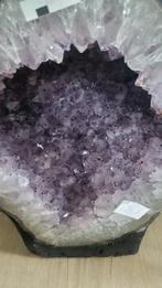 Prachtige amethist geode Brazilië KORTING, Verzamelen, Mineralen en Fossielen, Ophalen of Verzenden, Mineraal
