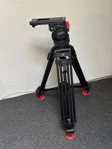 Sachtler video 18 S2!  In perfecte staat compleet + acc. beschikbaar voor biedingen