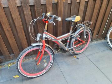Popal fiets gebruikt beschikbaar voor biedingen