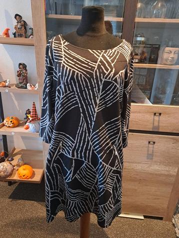 Zwart grijs dikkere jurk Magna mt 44/46 beschikbaar voor biedingen