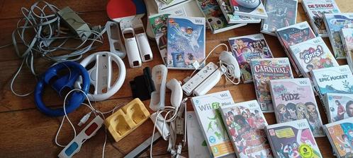 26 spellen + complete wii incl balance board, div toebehoren, Spelcomputers en Games, Spelcomputers | Nintendo Wii, Gebruikt, Met 2 controllers