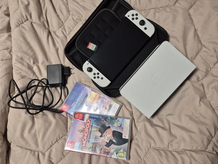 Nintendo switch oled, Spelcomputers en Games, Games | Nintendo Switch, Zo goed als nieuw, Ophalen of Verzenden