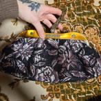 Vintage clutch tas YK2 bloemen, Sieraden, Tassen en Uiterlijk, Tassen | Damestassen, Verzenden, Paars, Overige typen, Second Glow