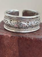 Zilveren ring, Sieraden, Tassen en Uiterlijk, Ringen, 19 tot 20, Ophalen of Verzenden, Zo goed als nieuw, Dame