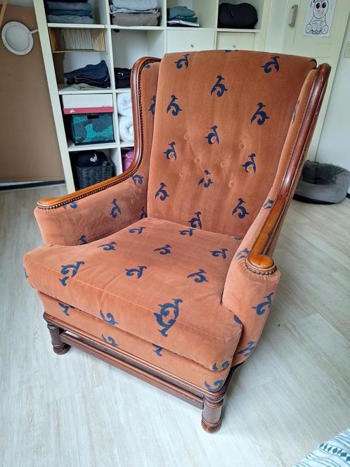 Klassieke / vintage fauteuil donker hout/ terracotta, Huis en Inrichting, Fauteuils, Zo goed als nieuw, Hout, Ophalen