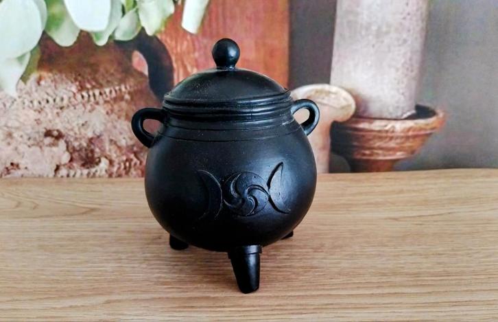 Heksenketel Spaarpot met Maanmotief, Verzamelen, Spaarpotten, Nieuw, Overige thema's, Overige materialen, Ophalen of Verzenden