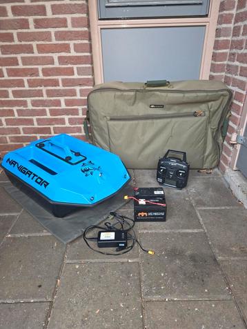 Navigator voerboot + extra's karpervissen  beschikbaar voor biedingen