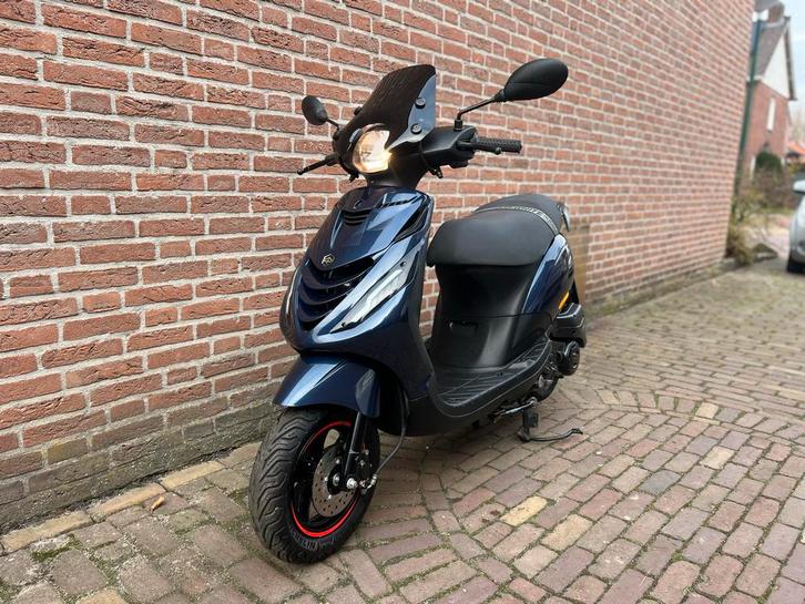 Piaggio Zip  brom, Fietsen en Brommers, Brommers | Overige merken, Gebruikt, Ophalen