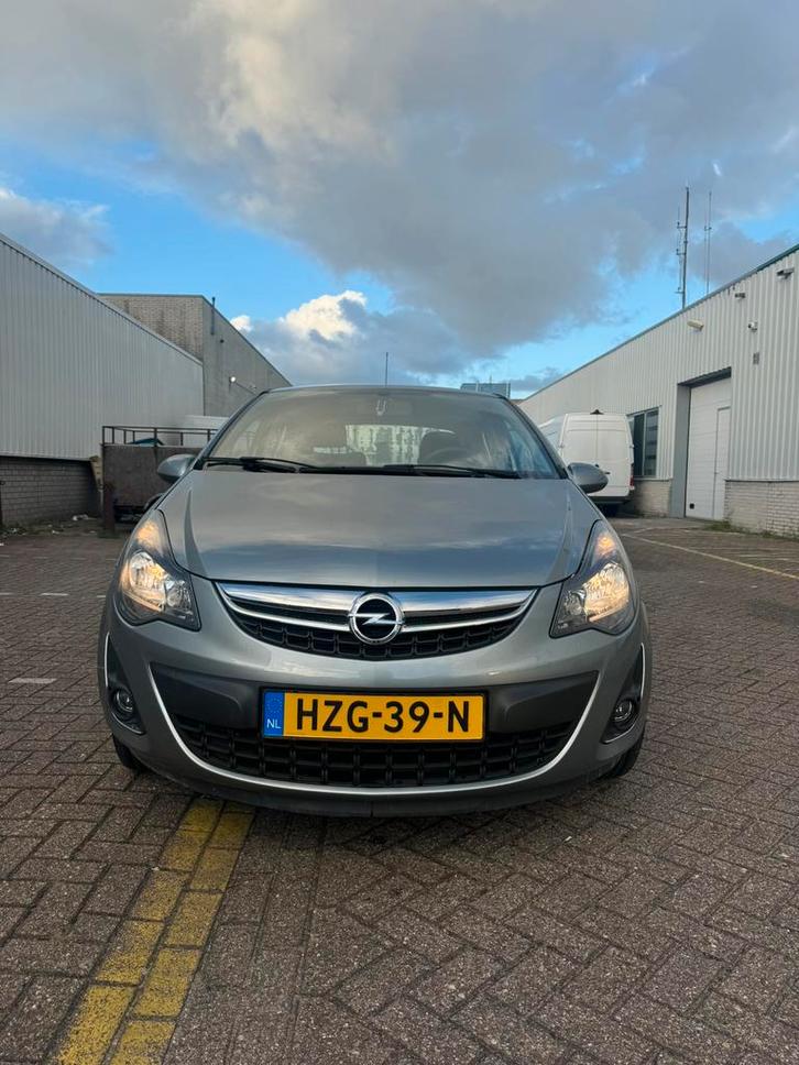 Opel Corsa 1.2 16V 5D Easytronic 2014 Grijs, Auto's, Opel, Particulier, Corsa, Benzine, Hatchback, Automaat, Geïmporteerd, Zilver of Grijs
