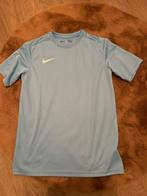 Lichtblauw nike shirt 158/170, Ophalen of Verzenden, Zo goed als nieuw, Jongen, Shirt of Longsleeve