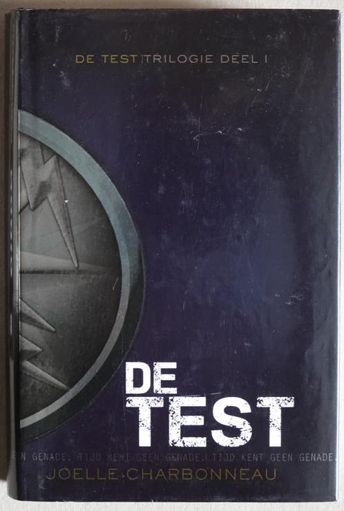 Test deel 1 - Joelle Charbonneau (als nieuw) - hardcover, Boeken, Kinderboeken | Jeugd | 13 jaar en ouder, Zo goed als nieuw, Ophalen of Verzenden