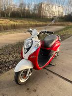 𝙎𝙮𝙢 𝙢𝙞𝙤 𝟭𝟬𝟬𝙘𝙘, Gebruikt, Maximaal 45 km/u, Benzine, Ophalen