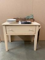 Brocante ladekast / commode / keukenblok / kaptafel, Huis en Inrichting, 50 tot 100 cm, Minder dan 100 cm, 25 tot 50 cm, Crème