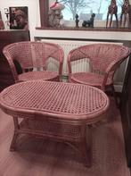 Twee rotan stoelen met bijpassend tafeltje, Huis en Inrichting, Stoelen, Gebruikt, Twee, Bruin, Riet of Rotan