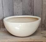 Grote bloempot creme kleurig, 25 tot 40 cm, Canadezenlaan 4 Dokkum, Rond, La Rentree