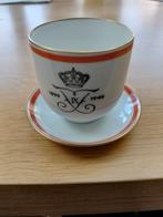 Antiek porseleinen Koninklijk kopje en schoteltje., Ophalen of Verzenden, Zo goed als nieuw, Servies
