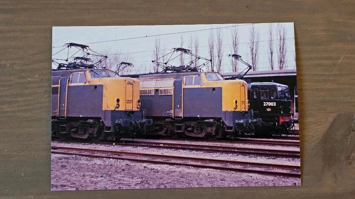 Foto TREIN NS Nederlandse Spoorwegen 1221 1211, Verzamelen, Spoorwegen en Tramwegen, Gebruikt, Trein, Overige typen, Verzenden