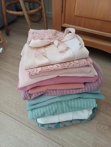 Pastelkleurig kledingpakket S beschikbaar voor biedingen