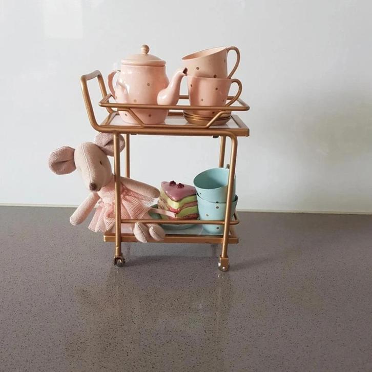 Mini toy gold metal trolley for Maileg, Barbie, Blythe, Verzamelen, Poppenhuizen en Toebehoren, Nieuw, Apparaten, Ophalen of Verzenden