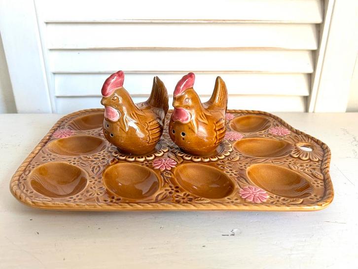 Vintage eierschaal met peper en zout kippen keramiek, Huis en Inrichting, Keuken | Servies, Overige typen, Overige stijlen, Keramiek