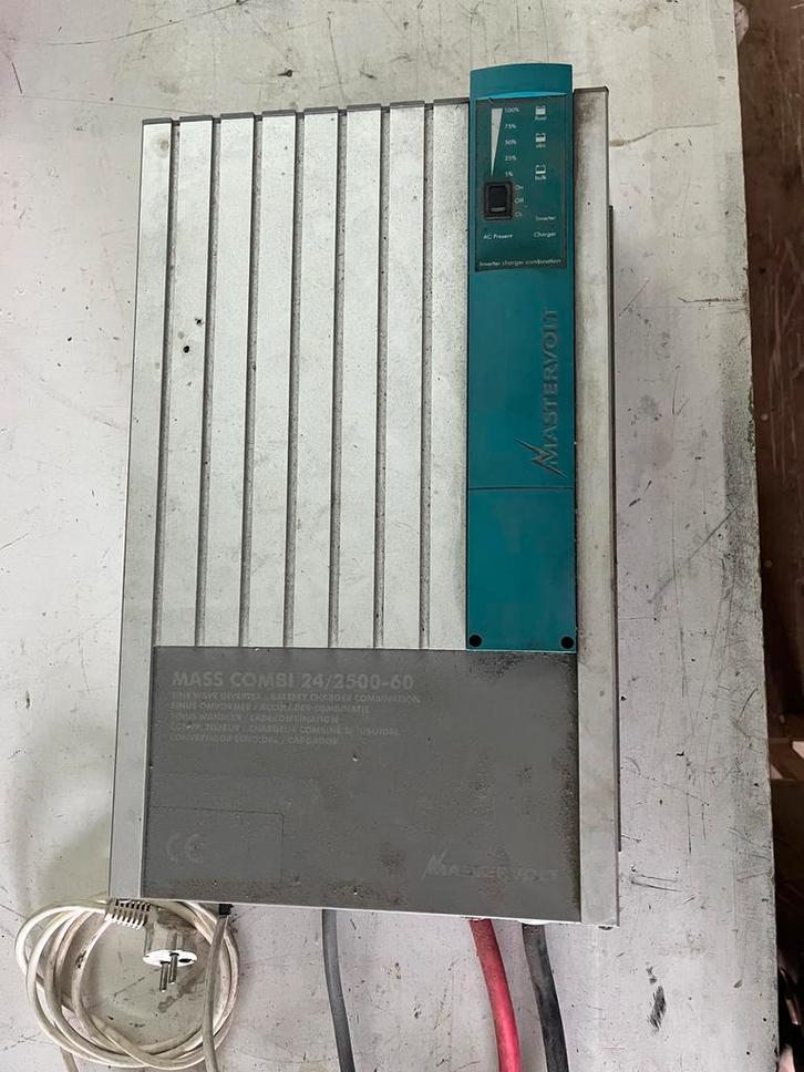 Mastervolt Mass Combi 24/2500-60 Omvormer/Lader, Caravans en Kamperen, Camper-accessoires, Gebruikt, Ophalen of Verzenden