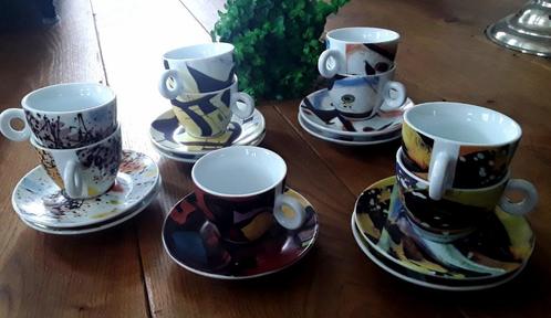 Kunstige kop en schotels van Yong, Huis en Inrichting, Keuken | Servies, Gebruikt, Kop(pen) en/of Schotel(s), Overige stijlen