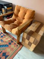 Stoel oranje met hout Scandinavisch fauteuil oranje, Huis en Inrichting, Stoelen, Overige kleuren, Ophalen of Verzenden, Zo goed als nieuw
