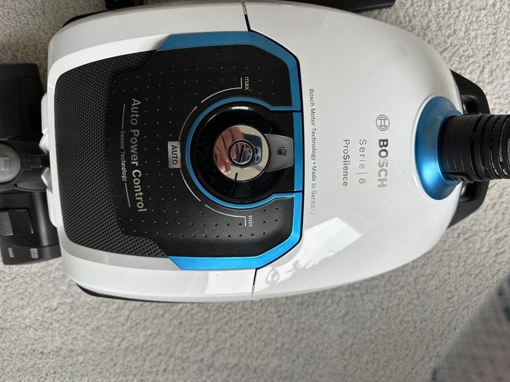 Nieuwe stofzuiger Bosch Serie 8 ProSilence, Witgoed en Apparatuur, Stofzuigers, Nieuw, Stofzuiger, Minder dan 1200 watt, Stofzak