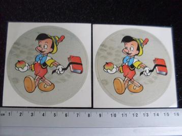 2x sticker pinocchio schoolboek appel beschikbaar voor biedingen