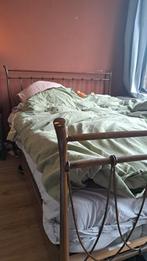 Bed en nachtkastje met metalen frame 2persoons 140x200, Ophalen, Gebruikt, Bruin, Vintage