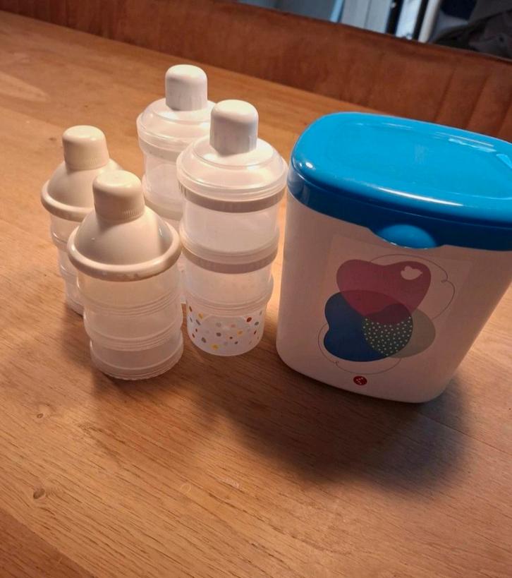 Melkpoeder torens + bewaardoos, Kinderen en Baby's, Babyvoeding en Toebehoren, Gebruikt, Overige typen, Ophalen of Verzenden