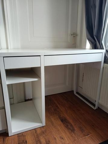 Micke bureau IKEA beschikbaar voor biedingen