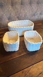 Witte gevlochten mandjes, Ophalen of Verzenden, Zo goed als nieuw, Rechthoekig, Kunststof