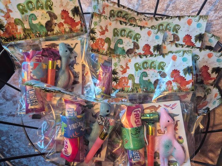 Dino Traktaties - Kant en Klaar!, Hobby en Vrije tijd, Feestartikelen, Nieuw, Overige typen, Verjaardag, Ophalen of Verzenden